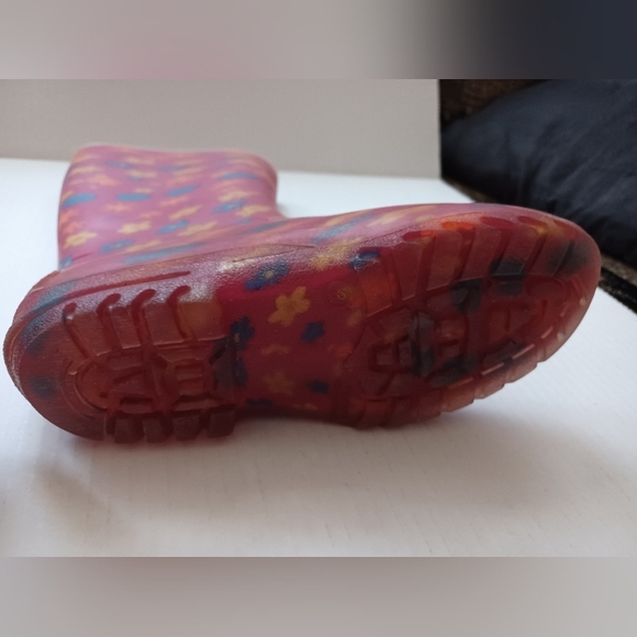 4/$40 Girl's Floral Rain Boots - Size 3 - Picture 7 of 9